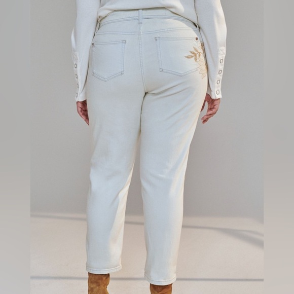 Pilcro by Anthropologie The Slim Boyfriend High Rise Embroidered Stretch Jeans - Picture 2 of 11